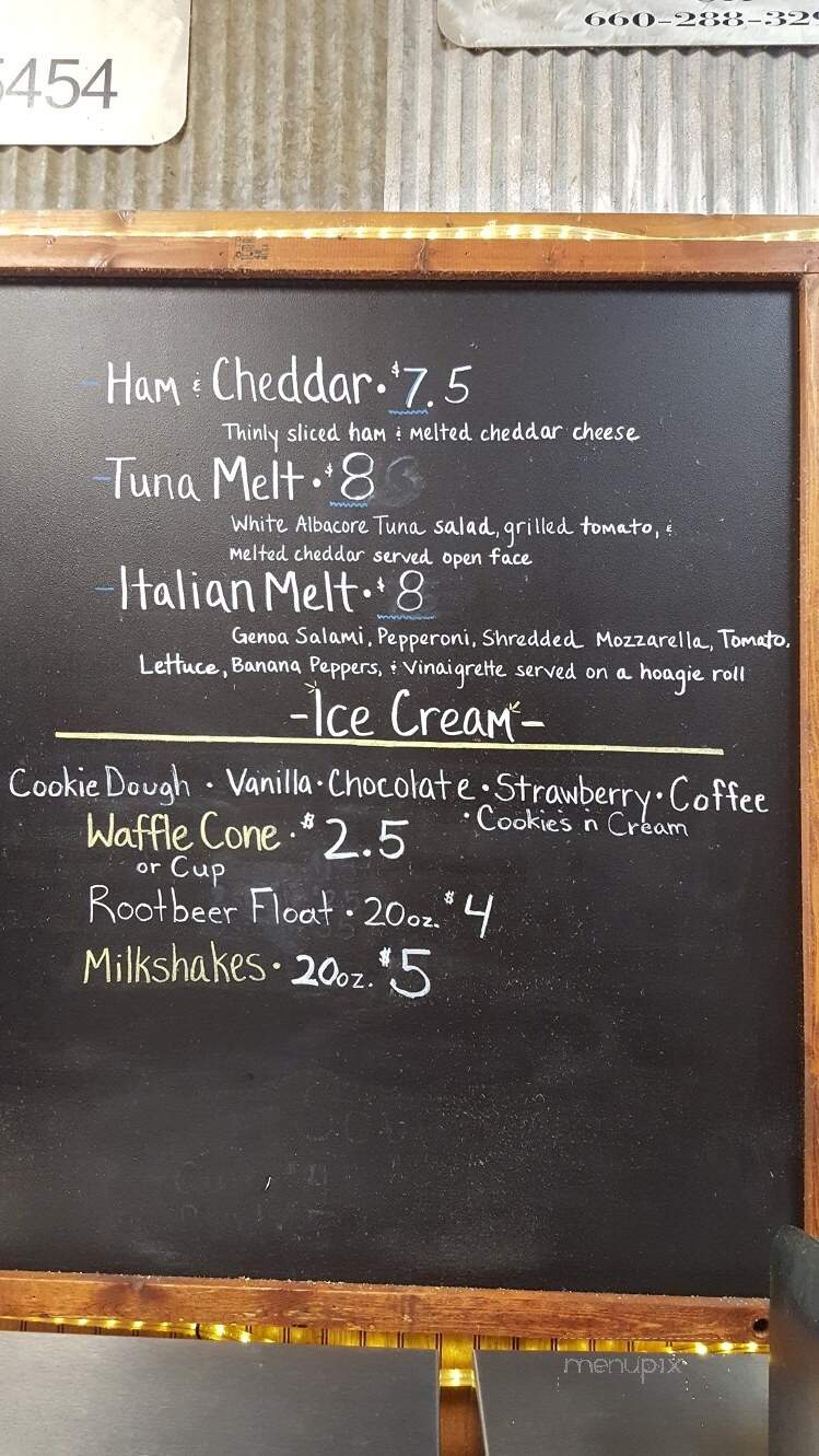 Bradshaws Bistro & Coffee - Salisbury, MO